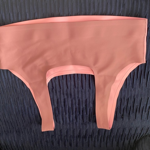 Support Lift Scoop Bralette - Picture 8 of 8